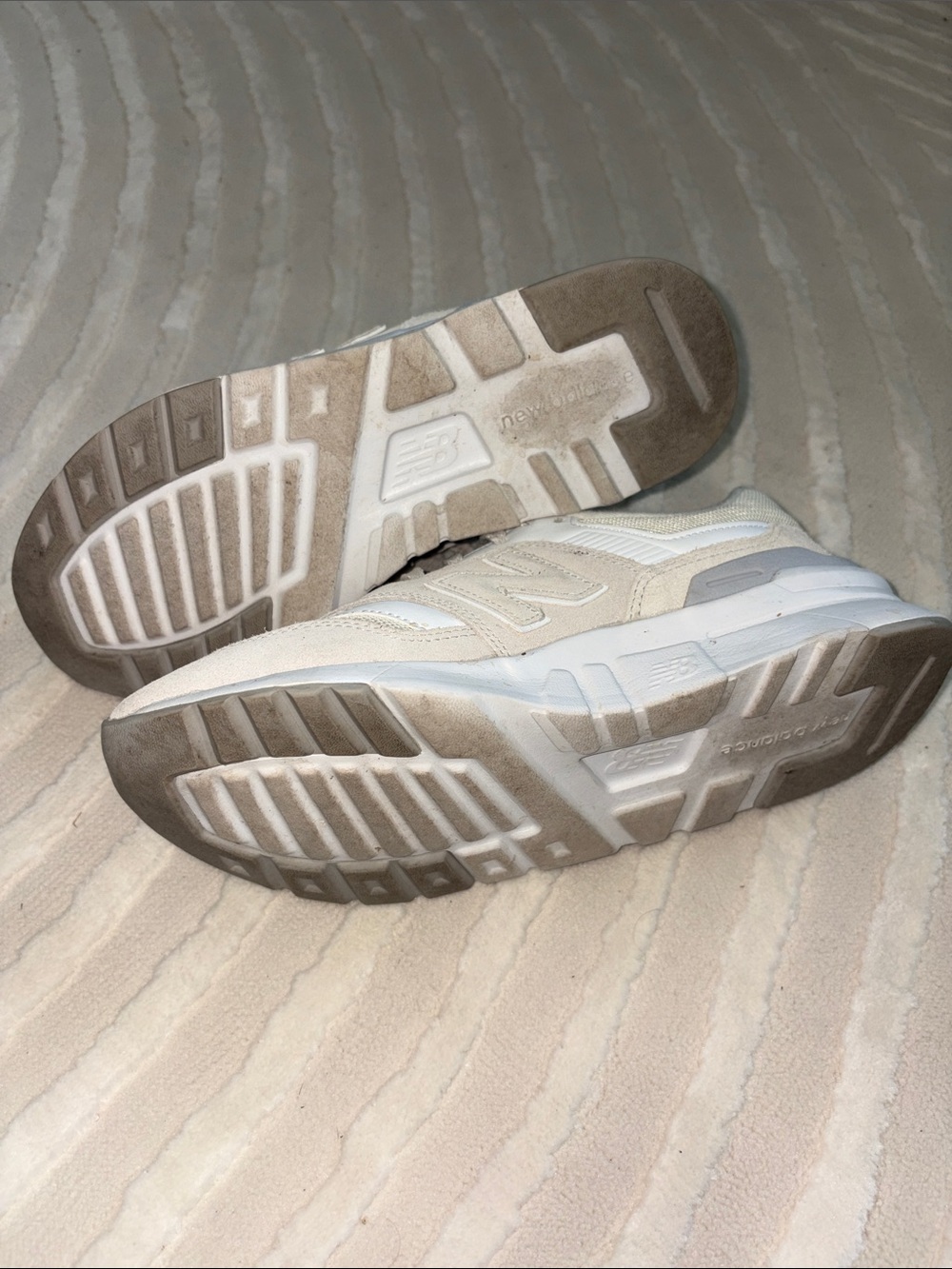 New Balance Women's Beige and White Casual Sneakers - Picture 10 of 10